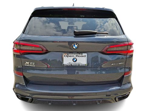 Used 2022 BMW X5 xDrive40i w/ M Sport Package AWD/4WD image 5
