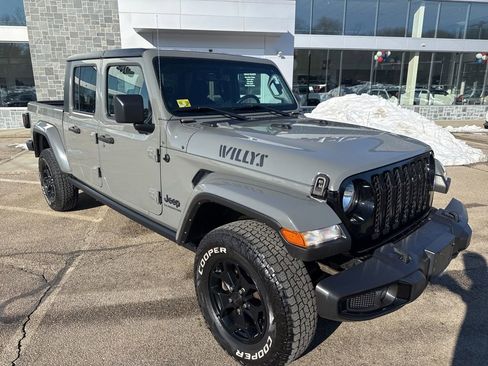 Used 2022 Jeep Gladiator Willys image 7
