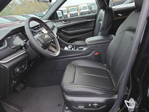 New 2025 Jeep Grand Cherokee L Limited w/ Trailer Tow Package image 4