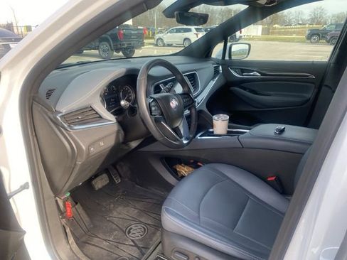 Used 2023 Buick Enclave Essence image 12