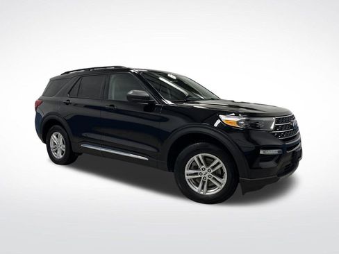 Used 2023 Ford Explorer XLT image 40