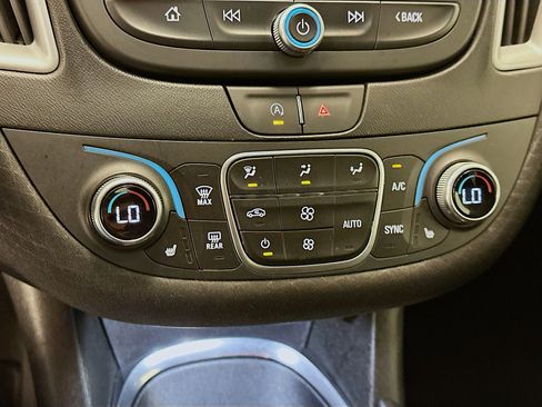 Used 2024 Chevrolet Malibu LT FWD image 24