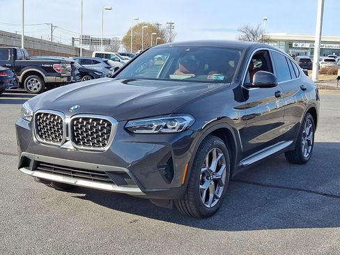 Certified 2023 BMW X4 xDrive30i w/ Premium Package image 3