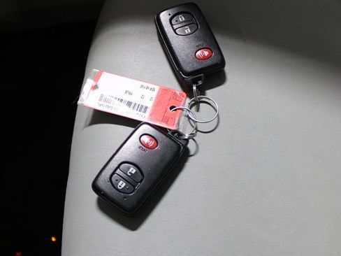 Used 2013 Toyota Prius Five image 18