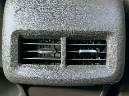 Used 2024 GMC Terrain SLE image 24