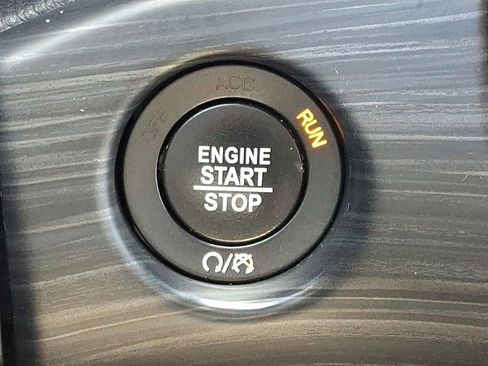 Used 2020 Jeep Grand Cherokee Altitude image 28