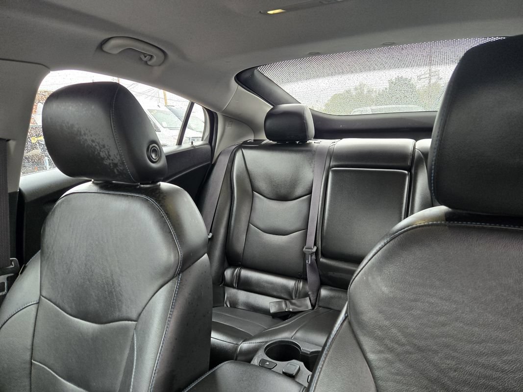 Used 2016 Chevrolet Volt Premier w/ Driver Confidence Package FWD image 18