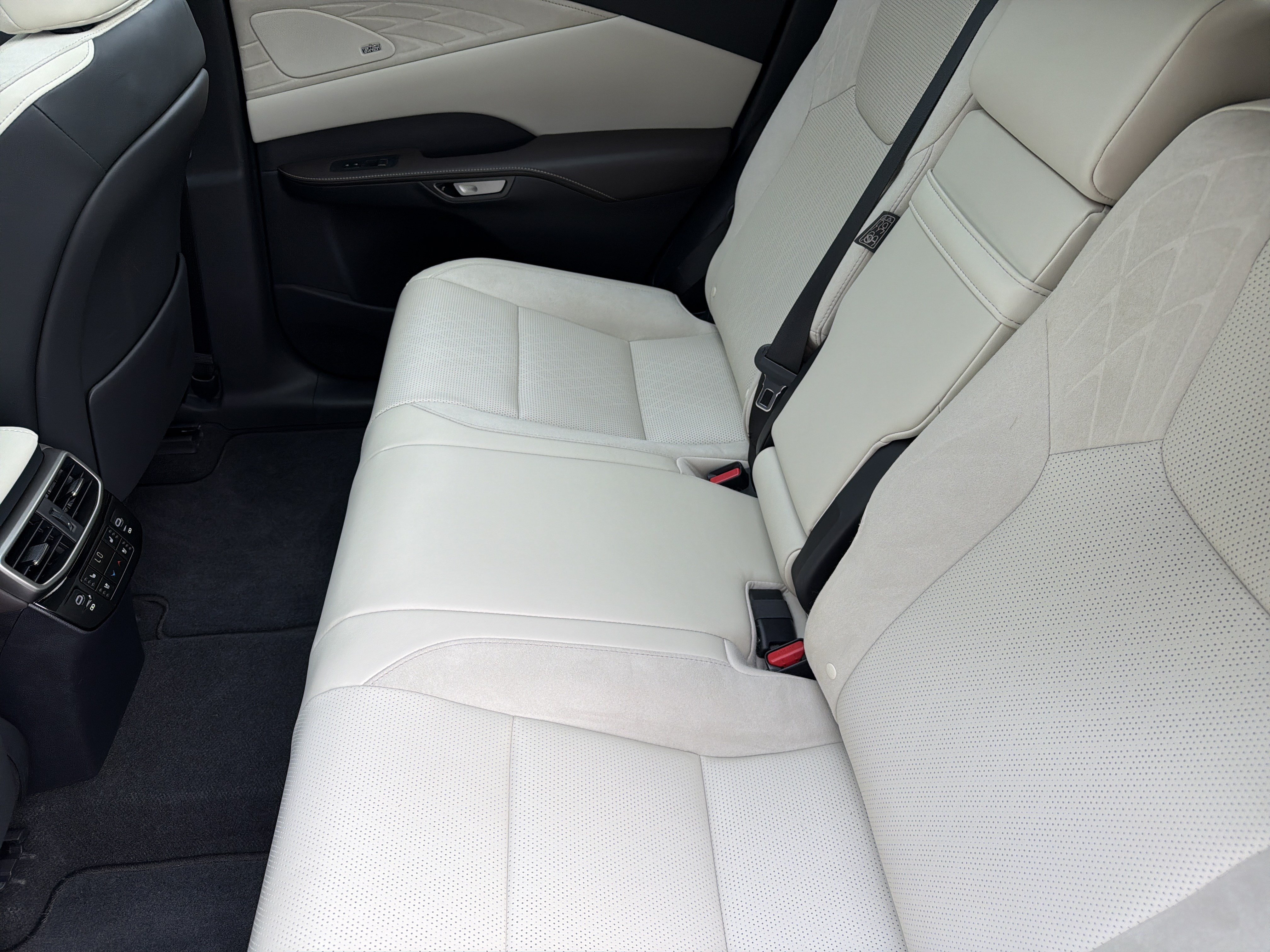 Used 2024 Lexus RX 350 w/ Convenience Package AWD/4WD image 29