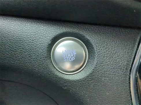 Used 2020 Hyundai Santa Fe Limited image 31