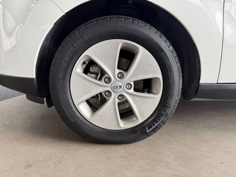Used 2016 Kia Soul FWD image 55