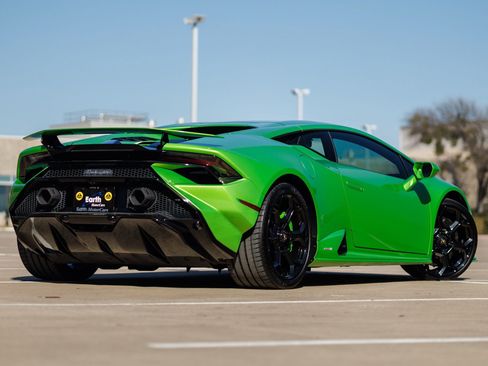Used 2023 Lamborghini Huracan Tecnica image 5
