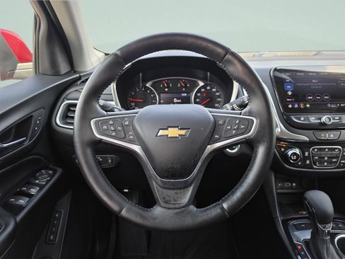 Used 2022 Chevrolet Equinox Premier AWD/4WD image 17