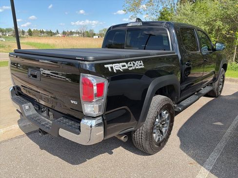 Used 2023 Toyota Tacoma TRD Off-Road AWD/4WD image 9