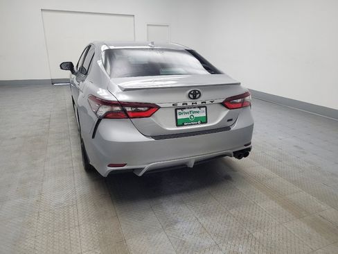 Used 2022 Toyota Camry SE image 6