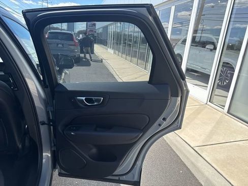 Certified 2025 Volvo XC60 B5 Plus AWD/4WD image 12