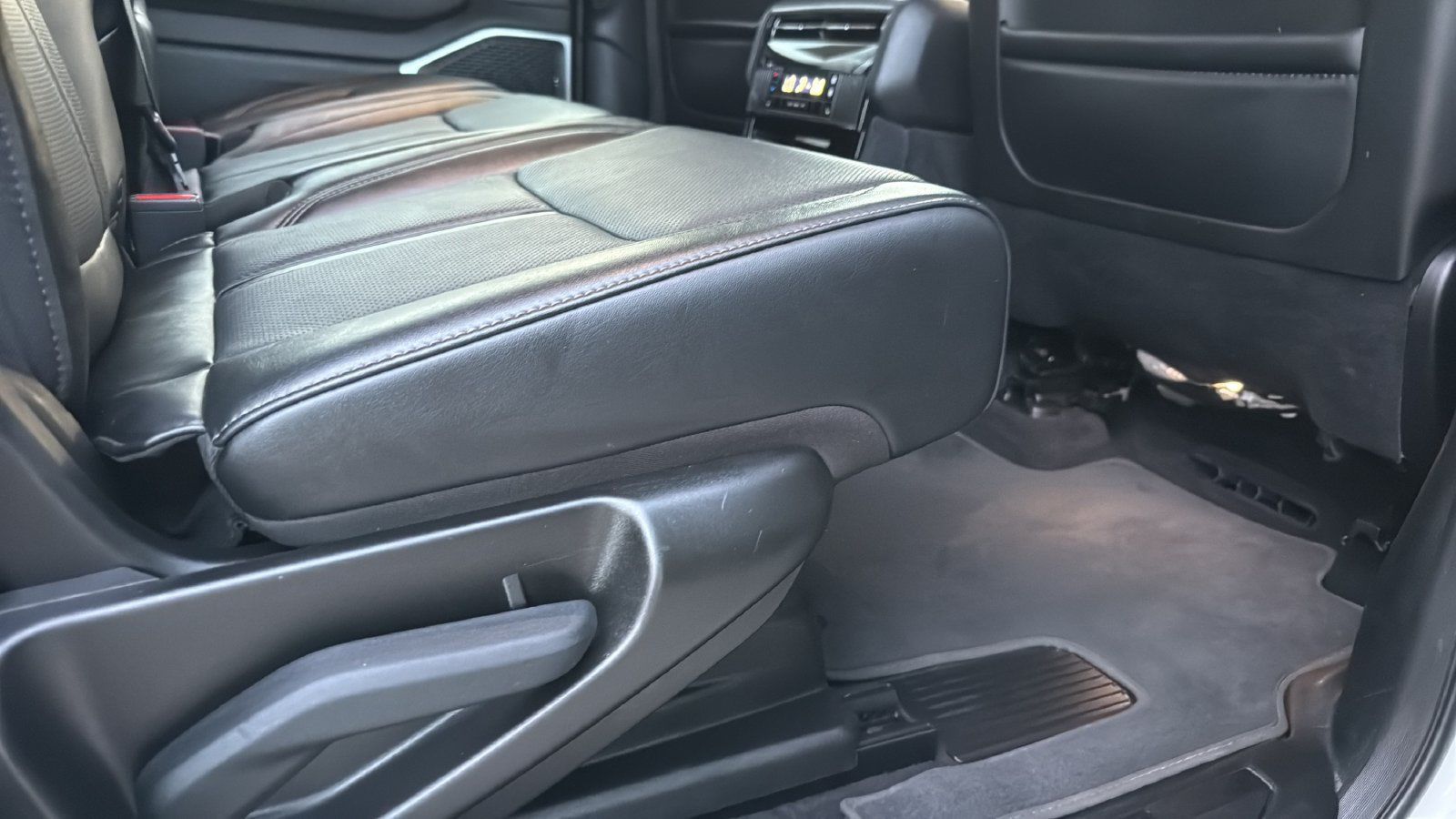 Used 2024 Jeep Wagoneer Series II w/ Flexible Seating Group RWD image 26