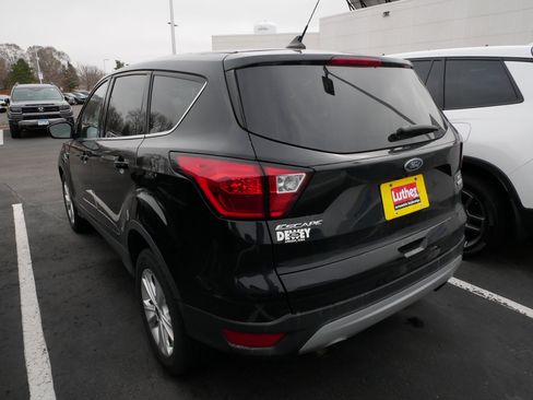 Used 2019 Ford Escape SE image 5