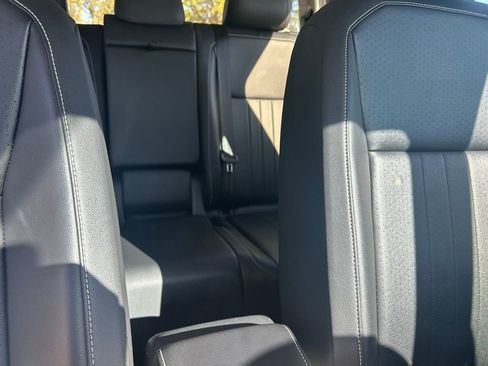 Used 2022 Volkswagen Tiguan SE image 38