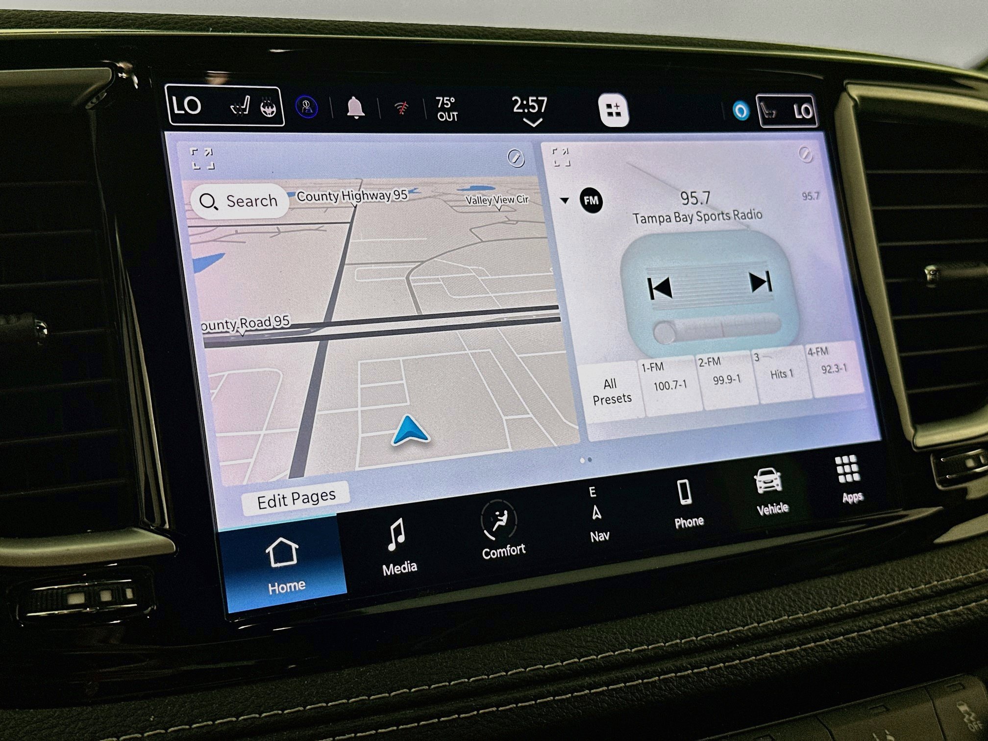 Used 2023 Chrysler Pacifica Limited w/ S Appearance Package FWD image 15
