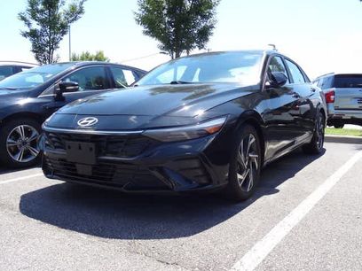 Used 2024 Hyundai Elantra SEL w/ Convenience Package