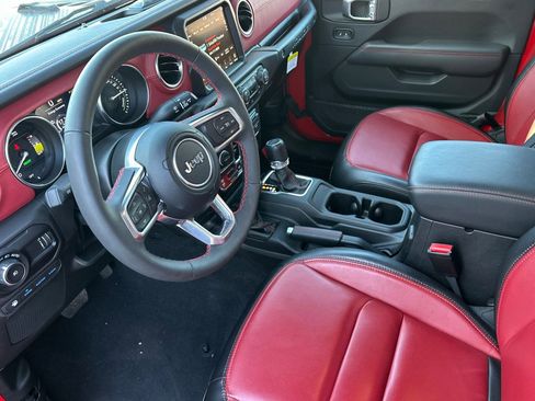 Used 2023 Jeep Wrangler Unlimited Rubicon 4xe image 9