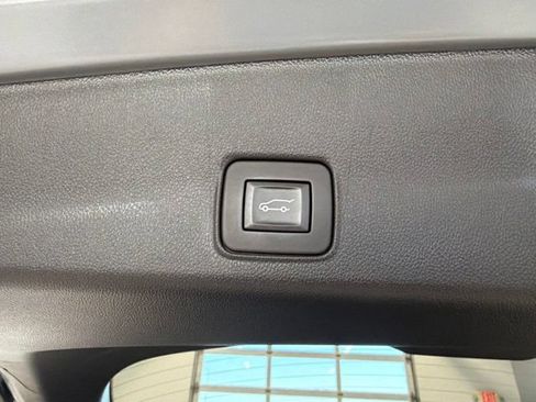 Used 2024 Chevrolet TrailBlazer ACTIV w/ Convenience Package AWD/4WD image 17