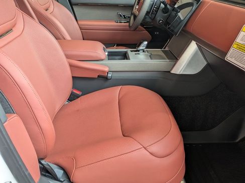 New 2026 Land Rover Range Rover SV AWD/4WD image 18