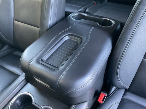 Used 2024 Chevrolet Suburban LT image 18