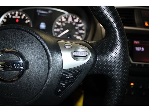 Used 2018 Nissan Sentra S w/ S Midnight Style Package image 28