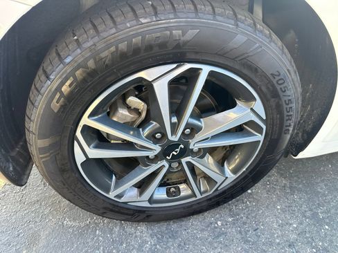Certified 2024 Kia Forte LXS w/ LXS Technology Package FWD image 10