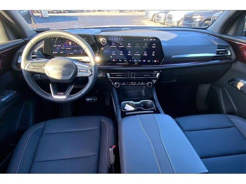 Used 2026 Chevrolet Traverse Z71 w/ Driver Confidence Package AWD/4WD image 17