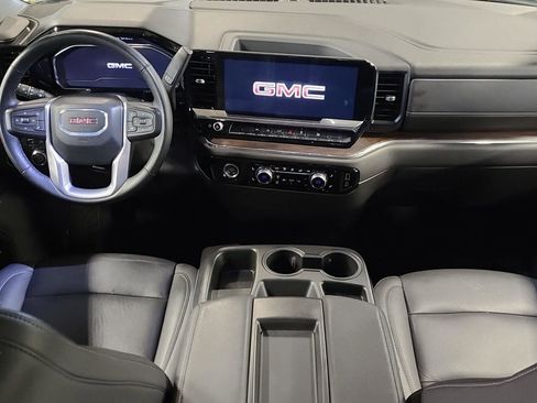 Used 2024 GMC Sierra 1500 SLT image 10
