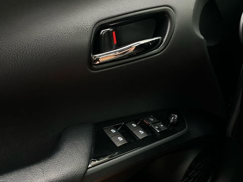 Used 2017 Toyota Prius Four w/ Premium Convenience Package image 20