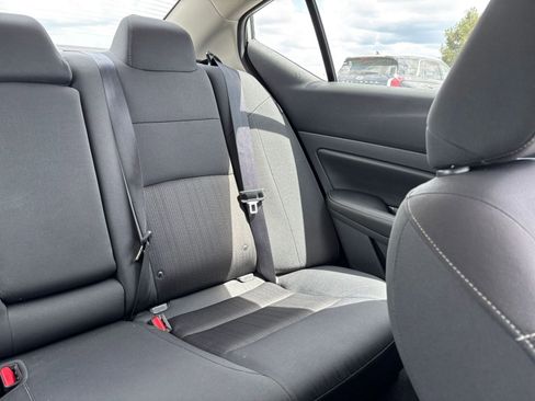 Used 2025 Nissan Altima 2.5 SV FWD image 37