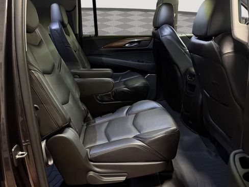 Used 2015 Cadillac Escalade ESV Luxury AWD/4WD image 11