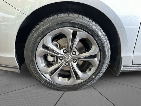 Certified 2023 Honda Accord EX image 5