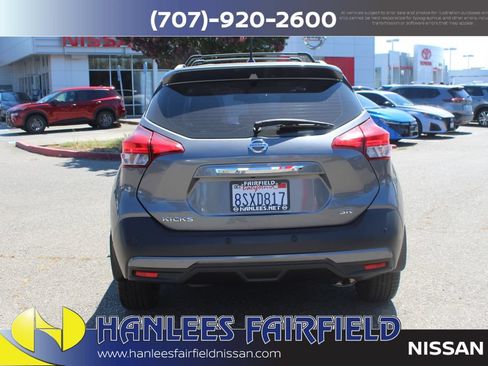 Used 2020 Nissan Kicks SR w/ SR Premium Package FWD image 8