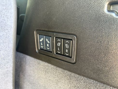 Used 2025 Cadillac XT6 Premium Luxury AWD/4WD image 27