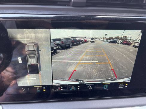 Used 2023 GMC Sierra 1500 AT4X AWD/4WD image 17