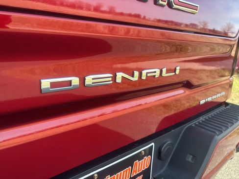 Used 2022 GMC Sierra 1500 Denali w/ Technology Package AWD/4WD image 7