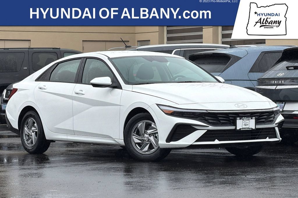 Certified 2026 Hyundai Elantra SE FWD image 1