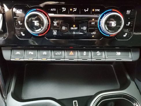 Used 2022 GMC Sierra 1500 AT4 w/ AT4 Premium Package image 24