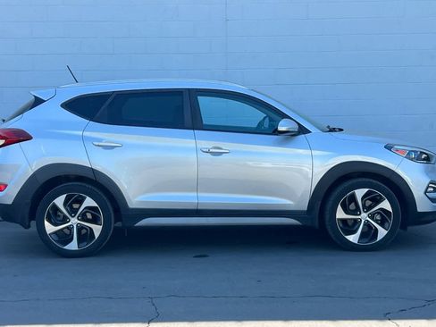 Used 2017 Hyundai Tucson Sport image 9