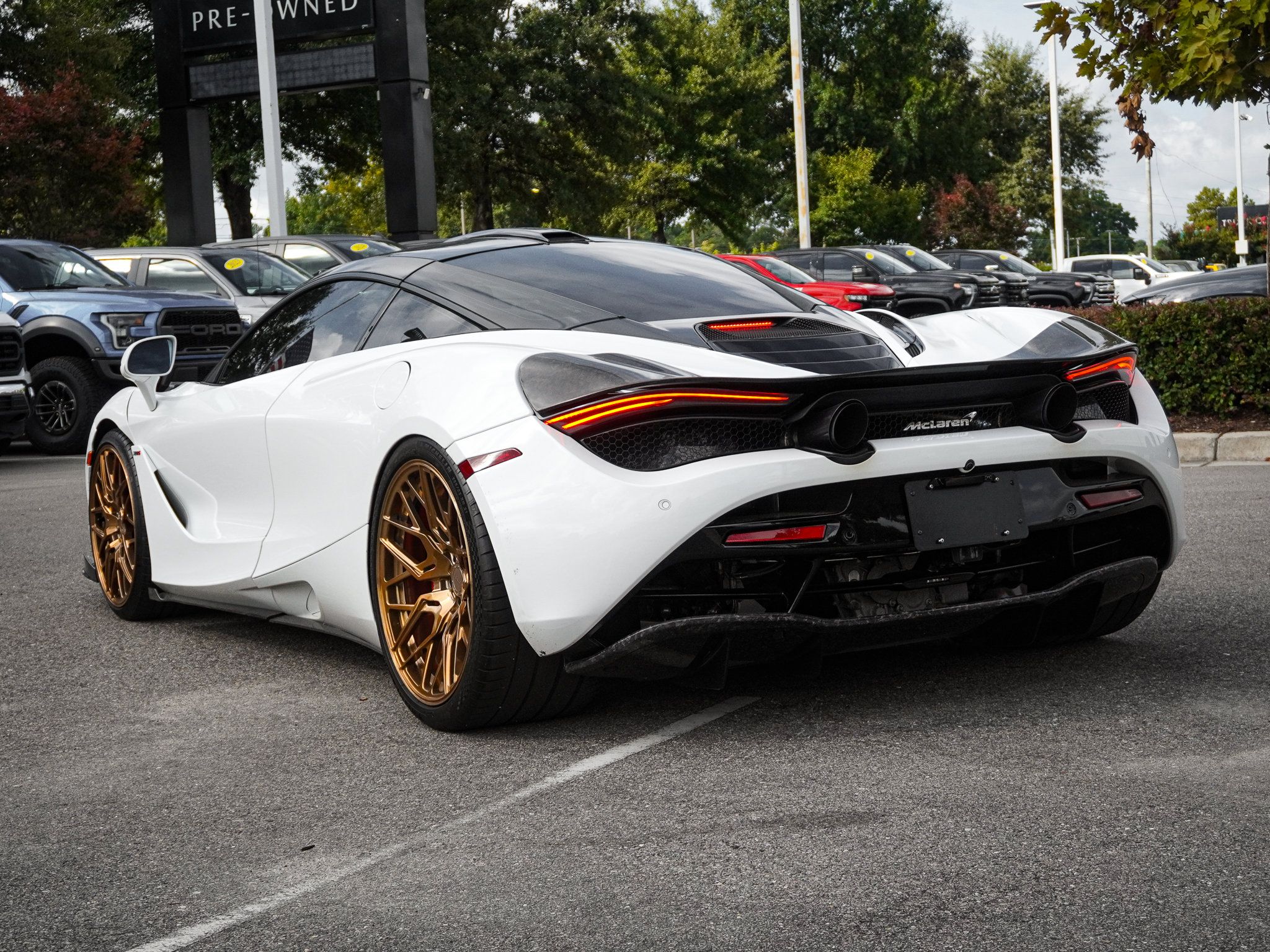 Used 2019 McLaren 720S RWD image 10