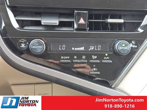 Used 2024 Toyota Camry LE w/ Convenience Package FWD image 21