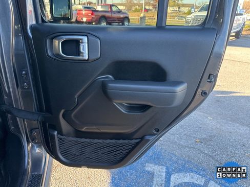 Used 2023 Jeep Gladiator Mojave w/ Cold Weather Group image 42