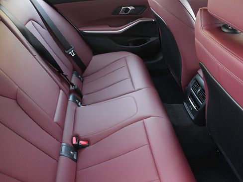 Certified 2025 BMW 330i Sedan RWD image 36
