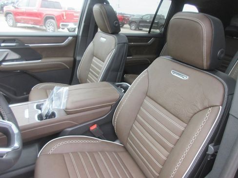 New 2026 GMC Acadia Denali Ultimate image 13