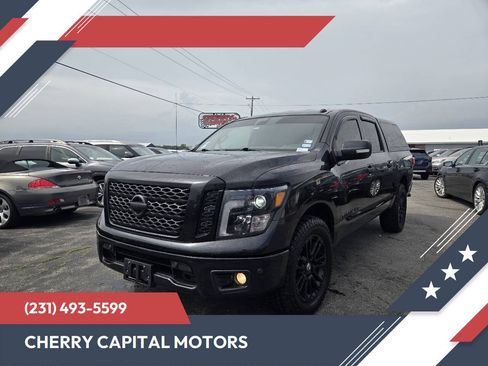 Used 2019 Nissan Titan SV w/ SV Convenience Package AWD/4WD image 1