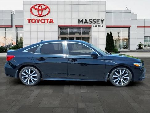 Used 2022 Honda Civic EX image 2